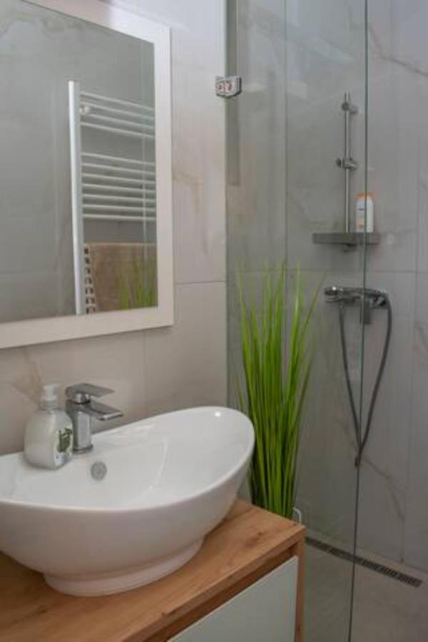 Elegant Stylish Modern Downtown Home Next 2 Danube Budapest Ngoại thất bức ảnh